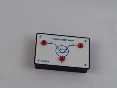 Transistor, NPN, på plate
